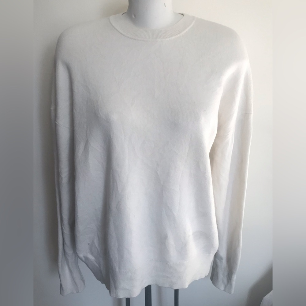 Uniqlo Classic White Women's Crew Neck Oversized Sweater - Size Medium